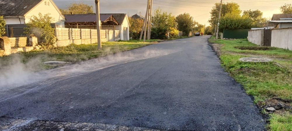 В рамках обязательных работ по содержанию автомобильных дорог местного значения продолжается проведение ямочного ремонта в Симферопольском районе В рамках обязательных работ по содержанию автомобильных дорог местного значения продолжается проведение ямочного ремонта в Симферопольском районе
