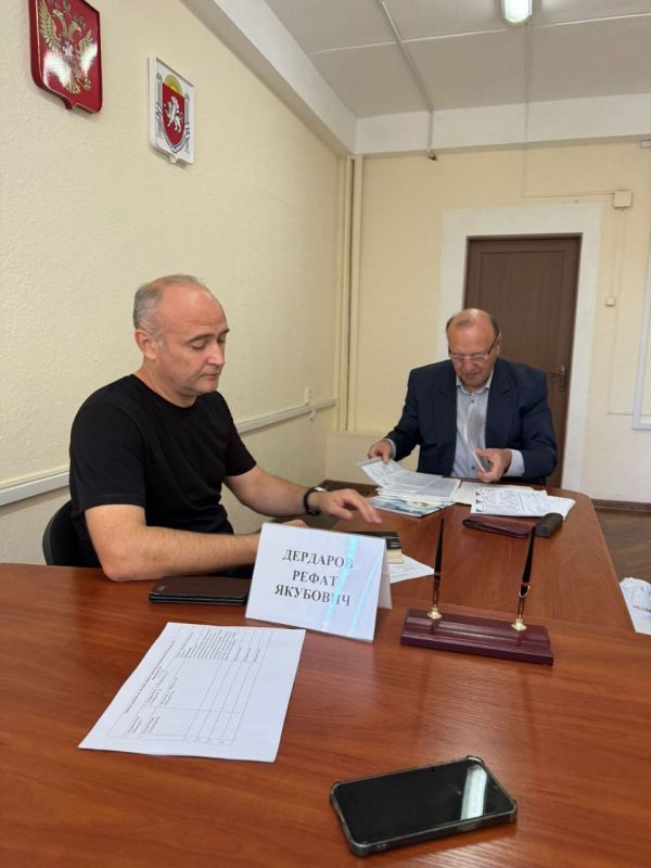 Заместитель председателя Государственного комитета по делам межнациональных отношений Республики Крым Рефат Дердаров провел плановый прием граждан Заместитель председателя Государственного комитета по делам межнациональных отношений Республики Крым Рефат Дердаров провел плановый прием граждан