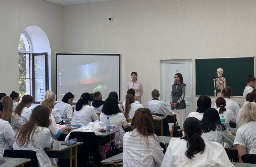 Игорь Ткаченко: Сегодня провел встречу с заместителем председателя комитета по патриотическому воспитанию и молодежной политики Государственного Совета Республики Крым Ариной Моренец Игорь Ткаченко: Сегодня провел встречу с заместителем председателя комитета по патриотическому воспитанию и молодежной политики Государственного Совета Республики Крым Ариной Моренец
