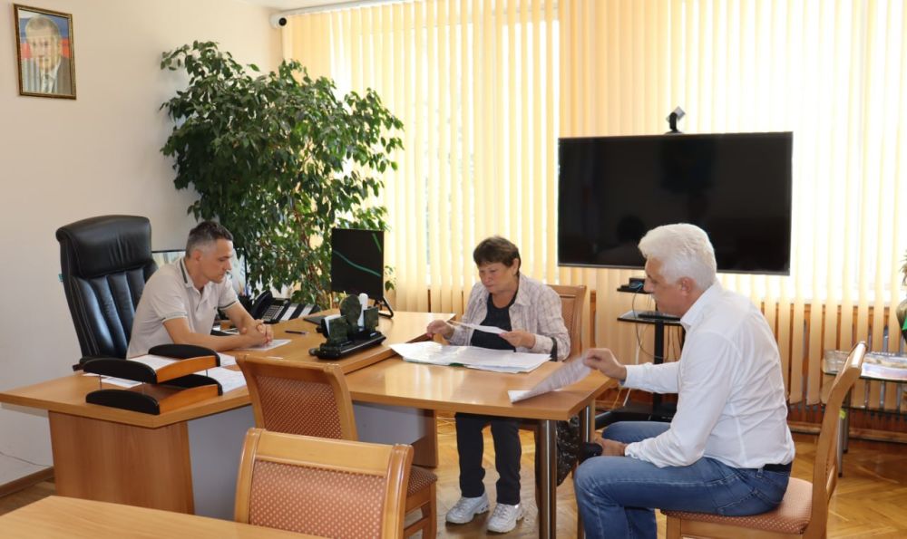 Денис Кратюк: Провел еженедельный прием граждан совместно с сотрудниками структурных подразделений администрации, на котором... Денис Кратюк: Провел еженедельный прием граждан совместно с сотрудниками структурных подразделений администрации, на котором...