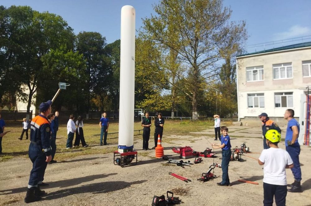 Сегодня по всей стране проходят открытые уроки, приуроченные ко дню Гражданской обороны Сегодня по всей стране проходят открытые уроки, приуроченные ко дню Гражданской обороны