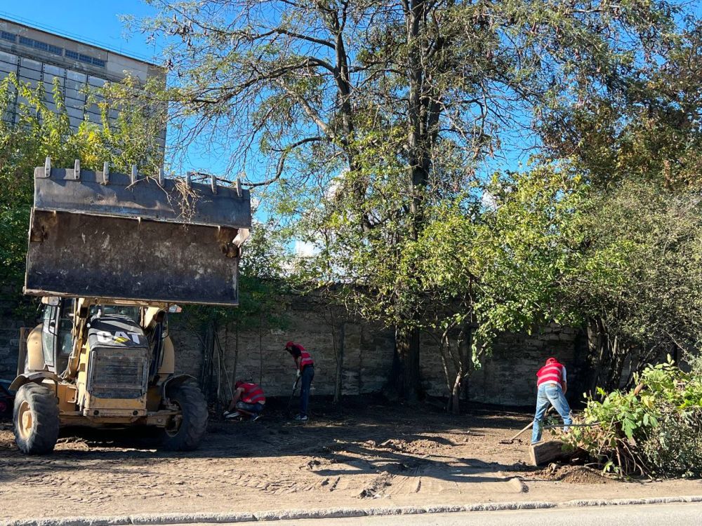 #городские_новости. С рабочим визитом в Керчи находятся Председатель Совета министров Крыма Юрий ГОЦАНЮК и министр ЖКХ РК Захар ЩЕГЛЕНКО #городские_новости. С рабочим визитом в Керчи находятся Председатель Совета министров Крыма Юрий ГОЦАНЮК и министр ЖКХ РК Захар ЩЕГЛЕНКО