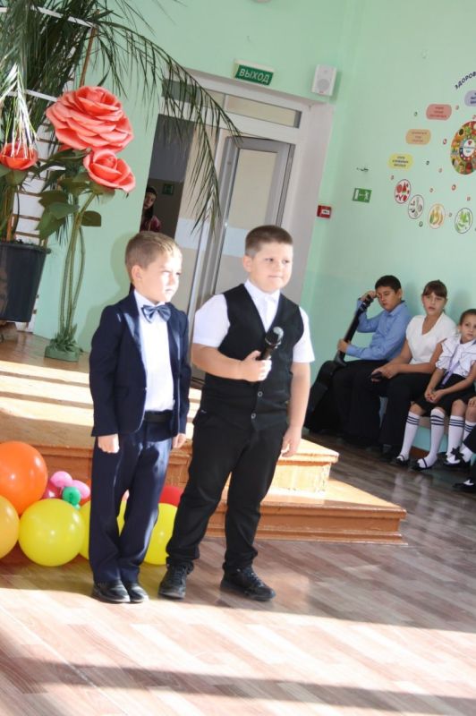 Ольга Урайкина: Сегодня совместно с главой Плодовского сельского поселения Иваном Шевченко присутствовала в МБОУ «Плодовская СОШ им. Сабадашева Е.М.» на праздничном мероприятии, посвященном дню учителя Ольга Урайкина: Сегодня совместно с главой Плодовского сельского поселения Иваном Шевченко присутствовала в МБОУ «Плодовская СОШ им. Сабадашева Е.М.» на праздничном мероприятии, посвященном дню учителя