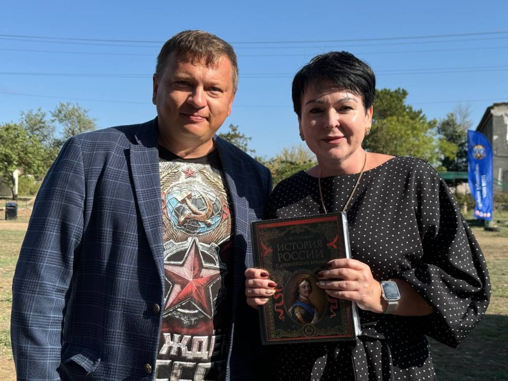 Александр Дудинов: Поздравил команду ВПЦ «Кордон Тарханкут» с 7-летием со дня образования Александр Дудинов: Поздравил команду ВПЦ «Кордон Тарханкут» с 7-летием со дня образования
