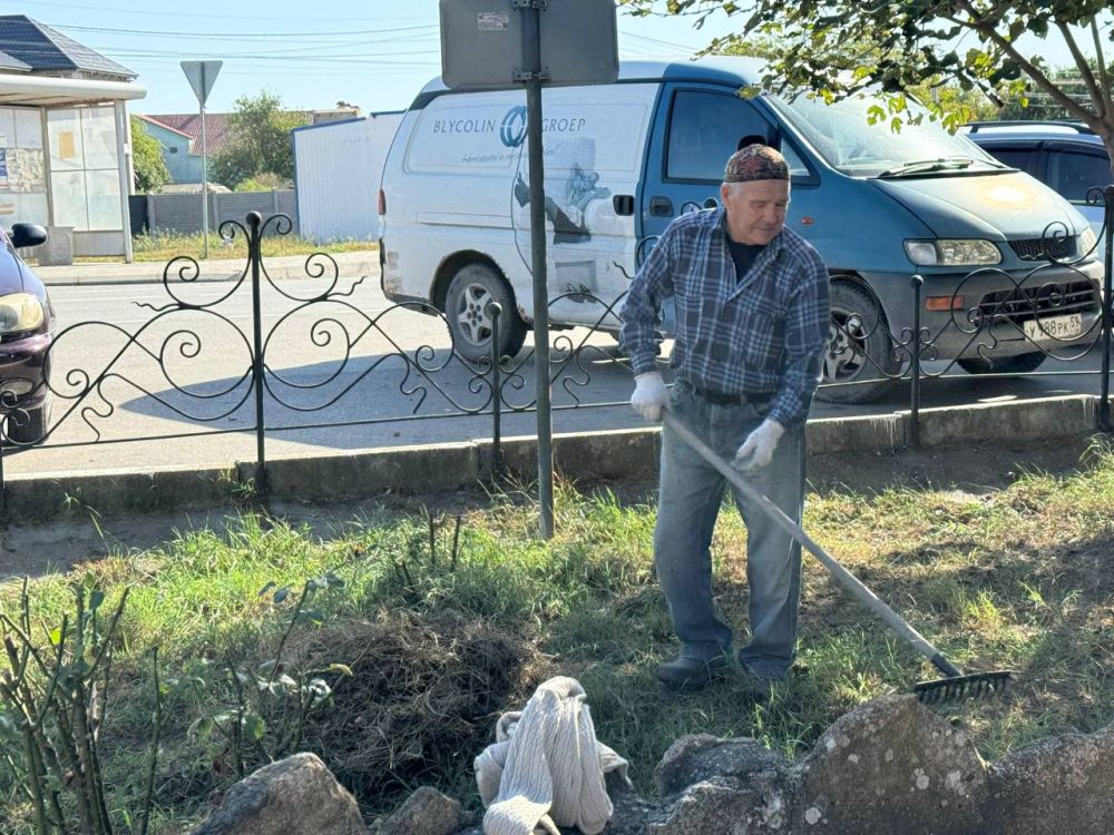 Александр Дудинов: В Межводном прошел большой осенний субботник Александр Дудинов: В Межводном прошел большой осенний субботник