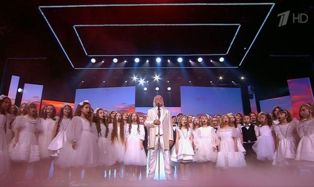 Янина Павленко: Детский музыкальный театр Ялты "Маленькая страна" отмечает 5-летний юбилей! Его в 2019 году открыл в нашем городе Народный артист России, поэт Илья Рахмиэлевич Резник Янина Павленко: Детский музыкальный театр Ялты "Маленькая страна" отмечает 5-летний юбилей! Его в 2019 году открыл в нашем городе Народный артист России, поэт Илья Рахмиэлевич Резник