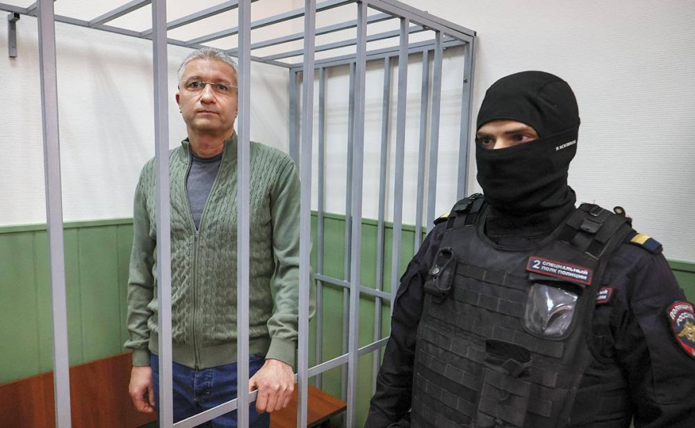 Сергей Колясников: Арестованному заместителю министра обороны Тимуру Иванову предъявили новые обвинения Сергей Колясников: Арестованному заместителю министра обороны Тимуру Иванову предъявили новые обвинения