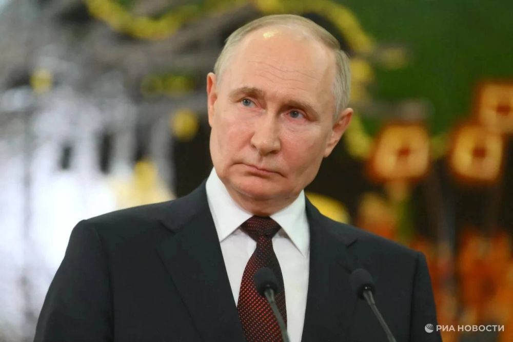 Новые кадры РИА Новости Крым с улиц возле горящей нефтебазы в Феодосии Новые кадры РИА Новости Крым с улиц возле горящей нефтебазы в Феодосии