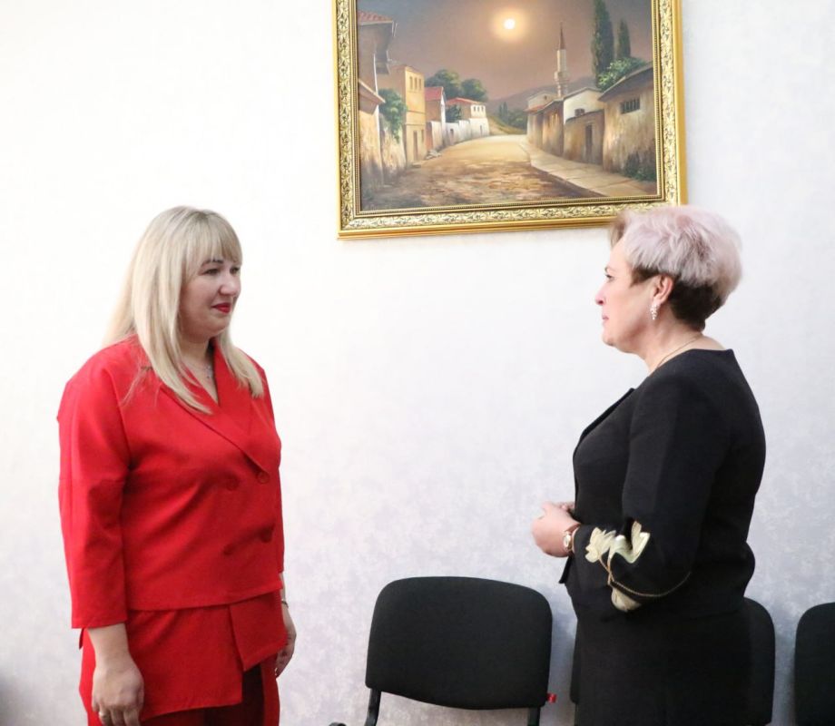 Ольга Урайкина: Коллективом районного совета и администрации Бахчисарайского района поздравили с Днем рождения Олесю Гуляеву - заместителя главы администрации - начальника отдела культуры и межнациональных отношений администрации Бахчисарайского района! Ольга Урайкина: Коллективом районного совета и администрации Бахчисарайского района поздравили с Днем рождения Олесю Гуляеву - заместителя главы администрации - начальника отдела культуры и межнациональных отношений администрации Бахчисарайского района!