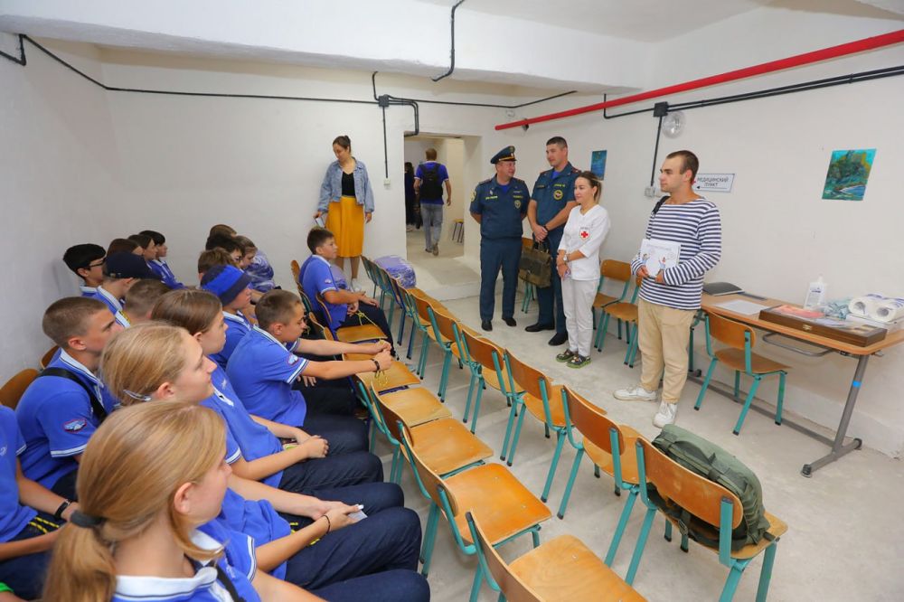Артек в безопасности. В рамках проведения программы "Школа безопасности" для всех ребят Артека была проведена учебная... Артек в безопасности. В рамках проведения программы "Школа безопасности" для всех ребят Артека была проведена учебная...