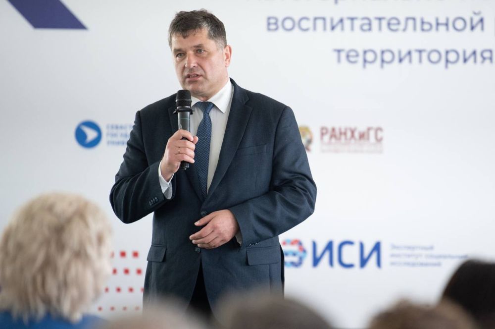 Михаил Развожаев: На площадке Севастопольского государственного университета в рамках проекта «ДНК России» при поддержке... Михаил Развожаев: На площадке Севастопольского государственного университета в рамках проекта «ДНК России» при поддержке...