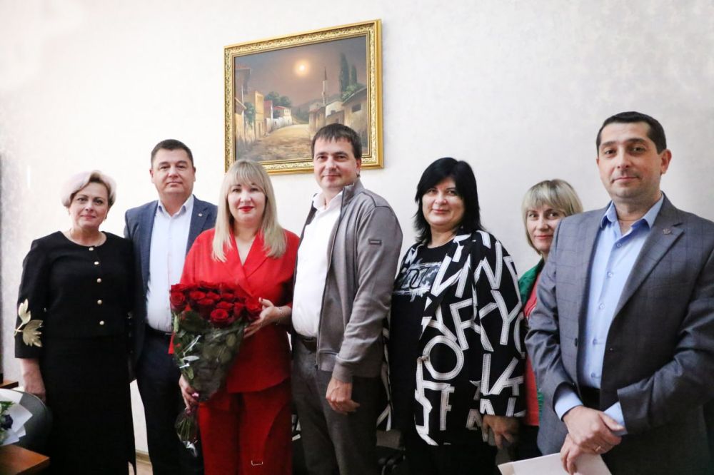 Ольга Урайкина: Коллективом районного совета и администрации Бахчисарайского района поздравили с Днем рождения Олесю Гуляеву - заместителя главы администрации - начальника отдела культуры и межнациональных отношений администрации Бахчисарайского района! Ольга Урайкина: Коллективом районного совета и администрации Бахчисарайского района поздравили с Днем рождения Олесю Гуляеву - заместителя главы администрации - начальника отдела культуры и межнациональных отношений администрации Бахчисарайского района!