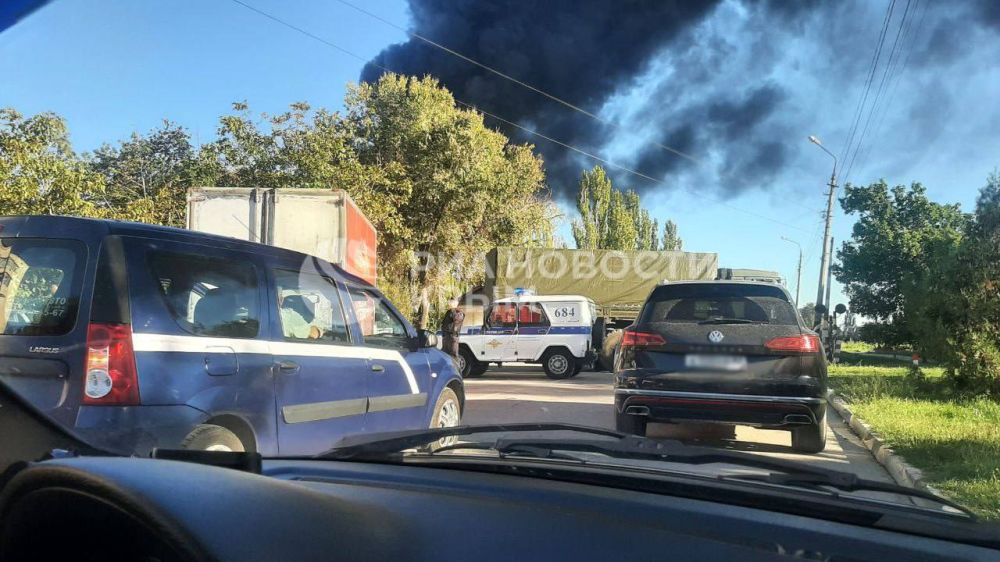 Улицы Геологическая и Федько в Феодосии по-прежнему перекрыты из-за пожара на нефтебазе