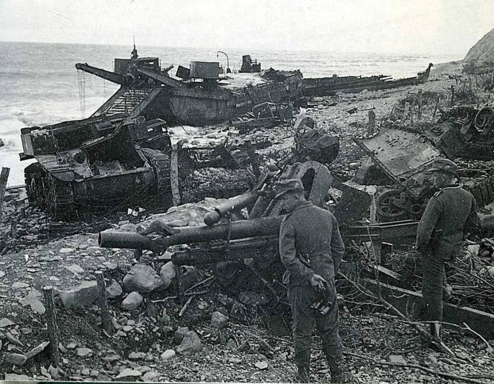 Провал «Эдельвейса». 9 октября 1943 г. завершилась битва за Кавказ. Она проходила параллельно со Сталинградской и Курской и длилась 442 дня. Это второе по продолжительности сражение Великой Отечественной после 900-дневной блокады Ленинграда Провал «Эдельвейса». 9 октября 1943 г. завершилась битва за Кавказ. Она проходила параллельно со Сталинградской и Курской и длилась 442 дня. Это второе по продолжительности сражение Великой Отечественной после 900-дневной блокады Ленинграда