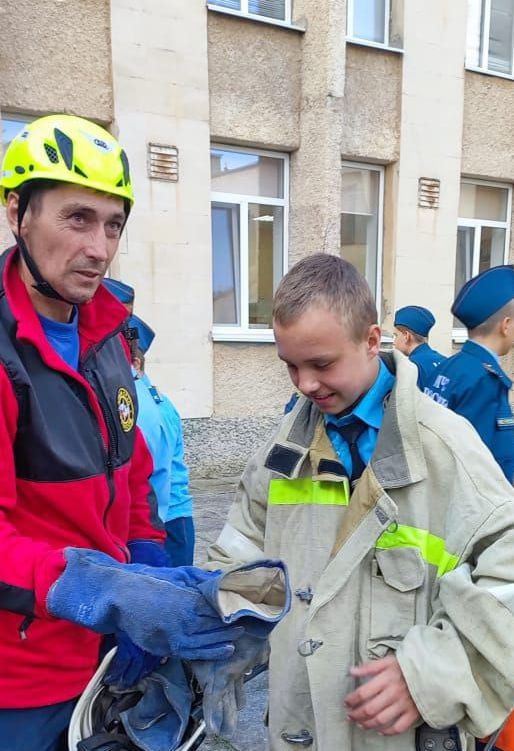 Школьникам о безопасности Школьникам о безопасности