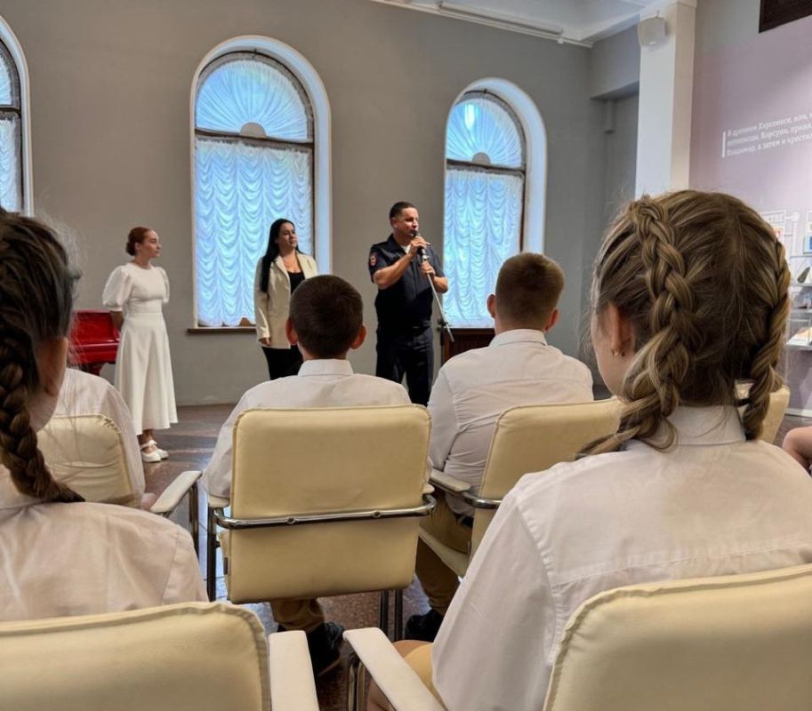 В Международном детском центре «Артек» состоялась церемония вручения первых паспортов юным гражданам Российской Федерации В Международном детском центре «Артек» состоялась церемония вручения первых паспортов юным гражданам Российской Федерации