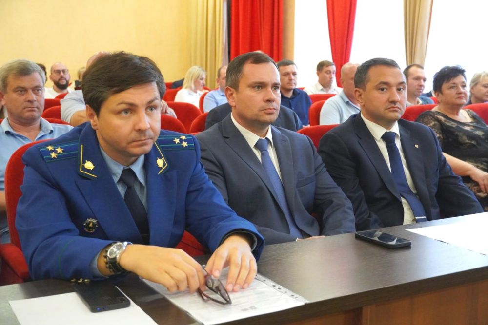 #городские_новости. На очередном заседании сессии городского совета депутаты поддержали кандидатуру Олега КАТОРГИНА на должность главы администрации Керчи #городские_новости. На очередном заседании сессии городского совета депутаты поддержали кандидатуру Олега КАТОРГИНА на должность главы администрации Керчи