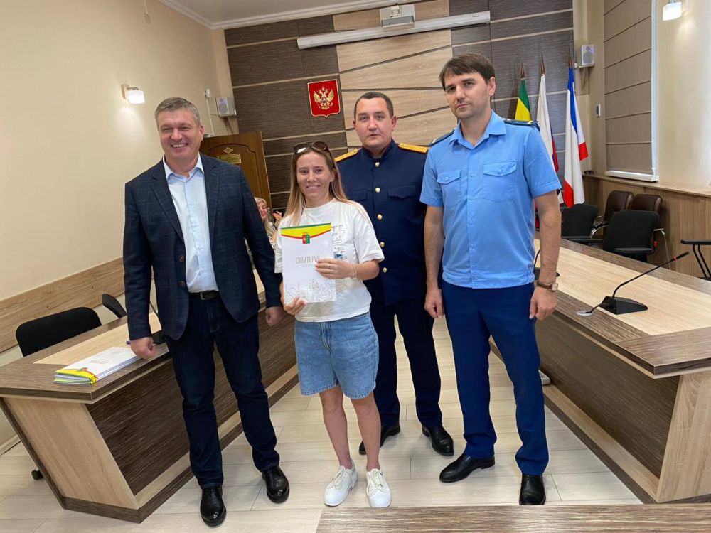 В Евпатории прокуратура добилась восстановления жилищных прав 10 сирот В Евпатории прокуратура добилась восстановления жилищных прав 10 сирот