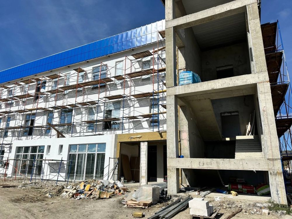 Министр спорта Ольга Торубарова совместно с заместителем Шерифом Османовым и главой администрации города Судак Константином Подсеваловым проконтролировали ход работ по строительству и установке новых спортивных объектов Министр спорта Ольга Торубарова совместно с заместителем Шерифом Османовым и главой администрации города Судак Константином Подсеваловым проконтролировали ход работ по строительству и установке новых спортивных объектов