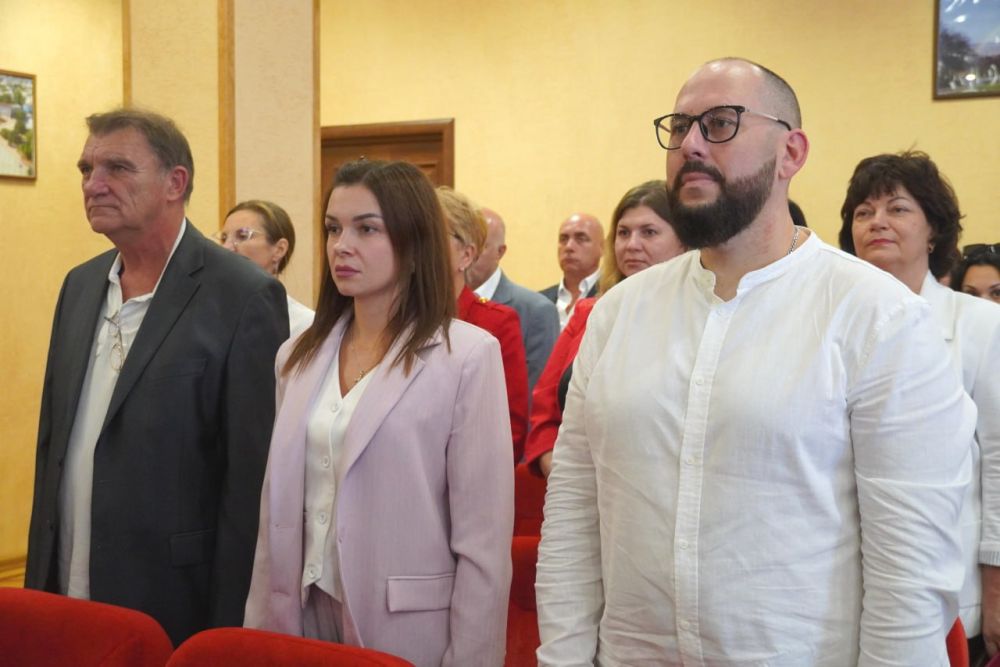 #городские_новости. На очередном заседании сессии городского совета депутаты поддержали кандидатуру Олега КАТОРГИНА на должность главы администрации Керчи #городские_новости. На очередном заседании сессии городского совета депутаты поддержали кандидатуру Олега КАТОРГИНА на должность главы администрации Керчи