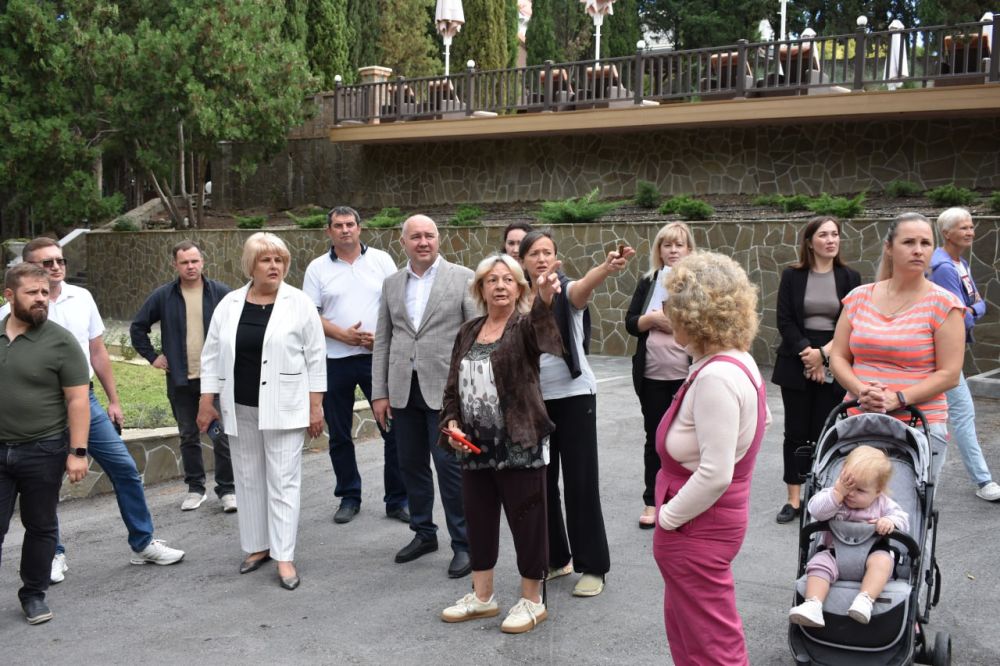 Галина Огнёва: На личном приеме ко мне обратились жители, проживающие на территории виллы «Слава» на ул. Краснофлотской по вопросу беспрепятственного прохода граждан Галина Огнёва: На личном приеме ко мне обратились жители, проживающие на территории виллы «Слава» на ул. Краснофлотской по вопросу беспрепятственного прохода граждан