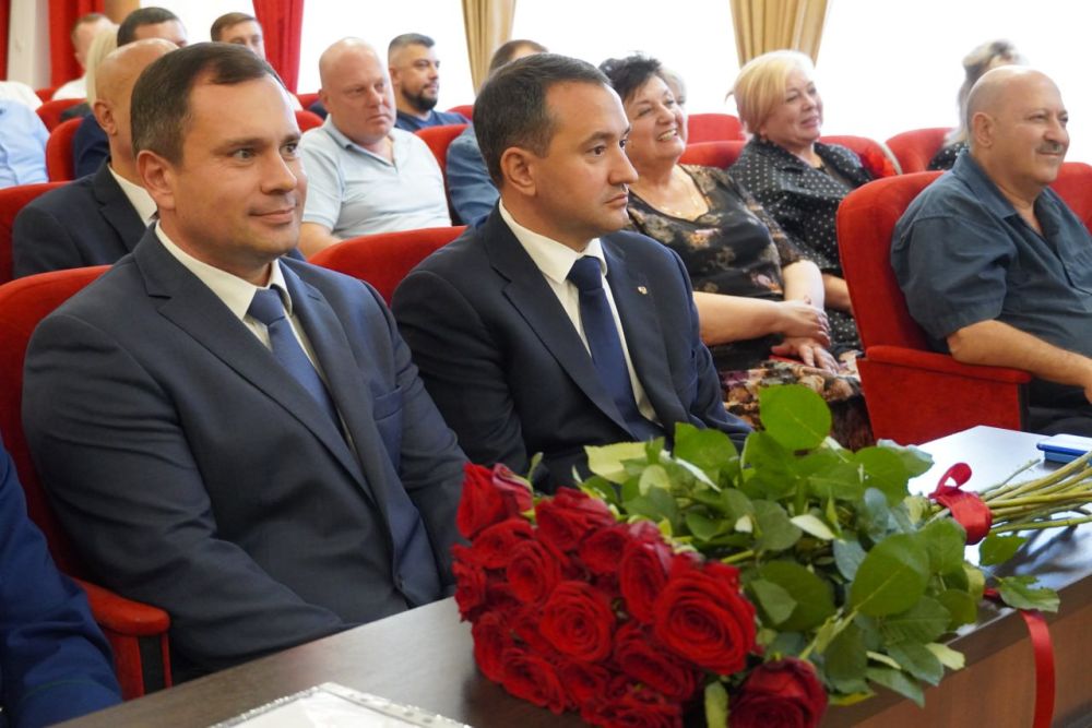 #городские_новости. На очередном заседании сессии городского совета депутаты поддержали кандидатуру Олега КАТОРГИНА на должность главы администрации Керчи #городские_новости. На очередном заседании сессии городского совета депутаты поддержали кандидатуру Олега КАТОРГИНА на должность главы администрации Керчи