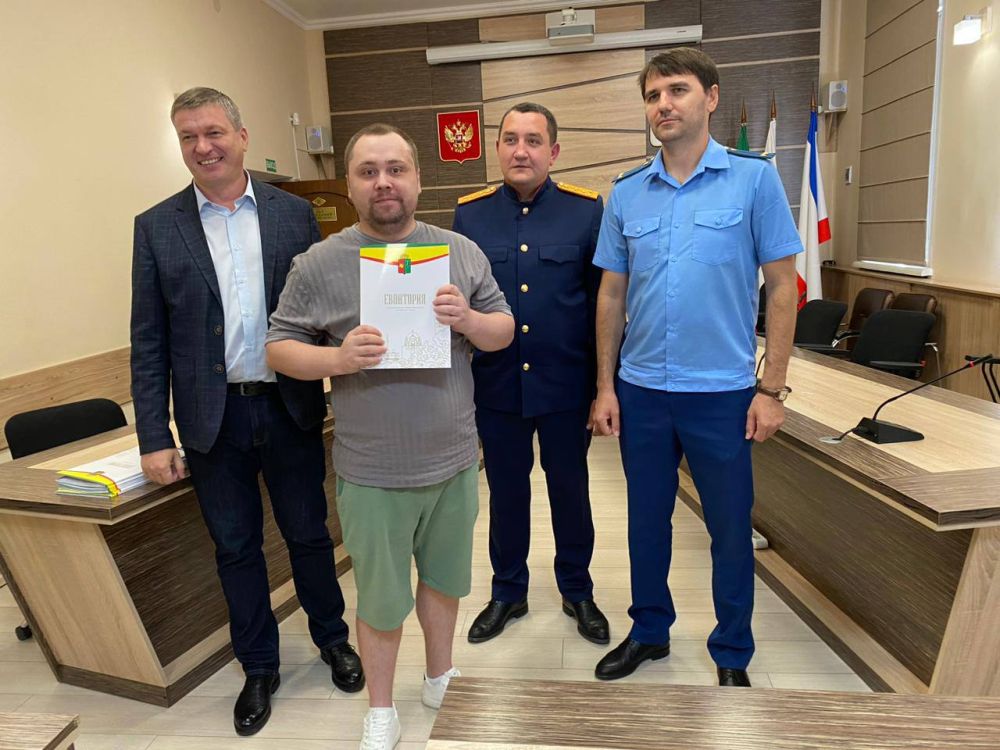 В Евпатории прокуратура добилась восстановления жилищных прав 10 сирот В Евпатории прокуратура добилась восстановления жилищных прав 10 сирот