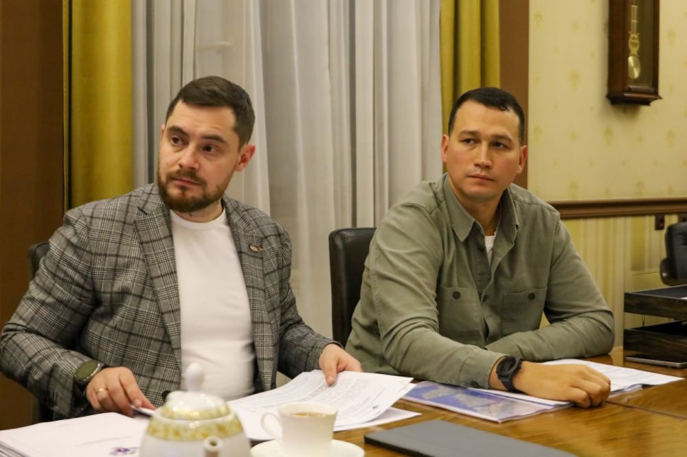 Юрий Гоцанюк: Крым с рабочим визитом посетил заместитель Министра строительства и жилищно-коммунального хозяйства РФ Алмаз Шаукатович Хусаинов Юрий Гоцанюк: Крым с рабочим визитом посетил заместитель Министра строительства и жилищно-коммунального хозяйства РФ Алмаз Шаукатович Хусаинов