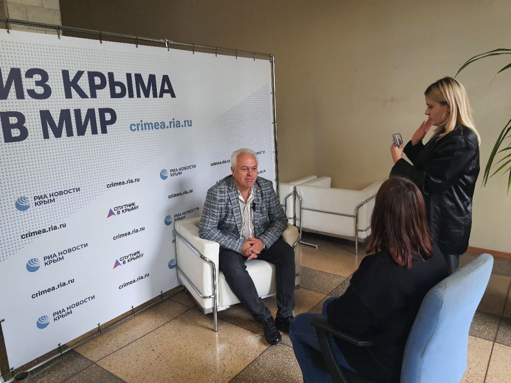 Директор Алупкинского музея-заповедника в гостях у Радио "Спутник Крым" Директор Алупкинского музея-заповедника в гостях у Радио "Спутник Крым"