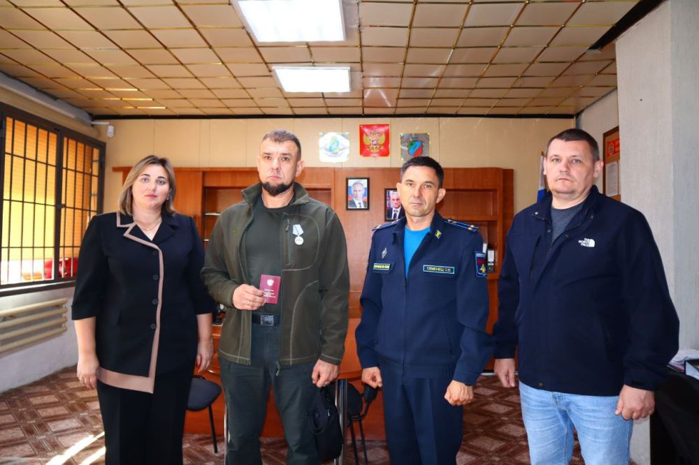 Инна Федоренко: За мужество и отвагу, проявленные при выполнении боевых задач, житель с. Полевое Джанкойского района Филатов Геннадий Анатольевич по Указу Президента нашей страны награжден медалью «За отвагу» Инна Федоренко: За мужество и отвагу, проявленные при выполнении боевых задач, житель с. Полевое Джанкойского района Филатов Геннадий Анатольевич по Указу Президента нашей страны награжден медалью «За отвагу»