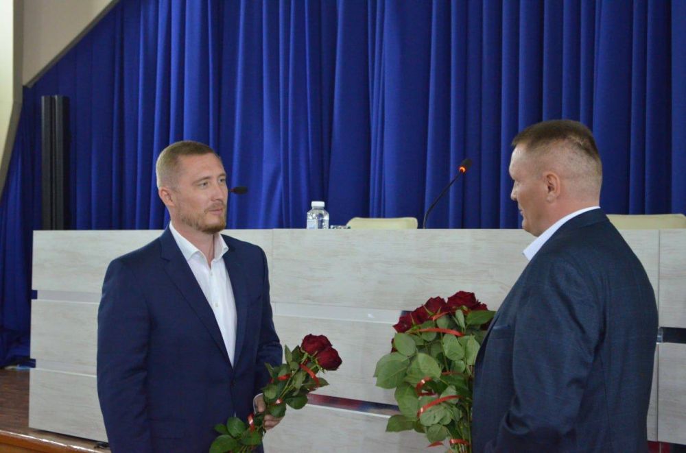 Сегодня состоялось заседание 3-й сессии 3-го созыва Белогорского районного совета под руководством Главы муниципального образования Белогорский район - председателем районного совета Анатолия Бугая Сегодня состоялось заседание 3-й сессии 3-го созыва Белогорского районного совета под руководством Главы муниципального образования Белогорский район - председателем районного совета Анатолия Бугая