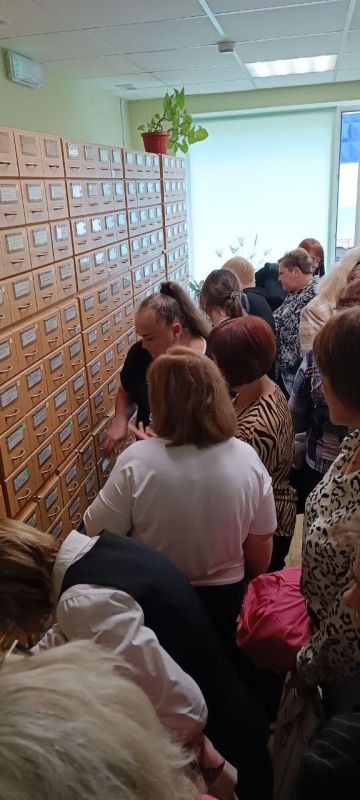Олег Лобов провел семинар для муниципальных архивов Крыма Олег Лобов провел семинар для муниципальных архивов Крыма