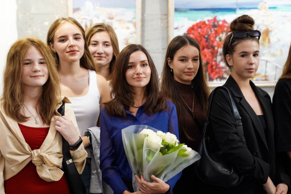 Иван Просоедов: Сегодня в галерее актуального искусства «Ха-Ра-Шо», расположенной в Крымском театре юного зрителя, состоялось открытие выставки Лилии Гайдук Иван Просоедов: Сегодня в галерее актуального искусства «Ха-Ра-Шо», расположенной в Крымском театре юного зрителя, состоялось открытие выставки Лилии Гайдук