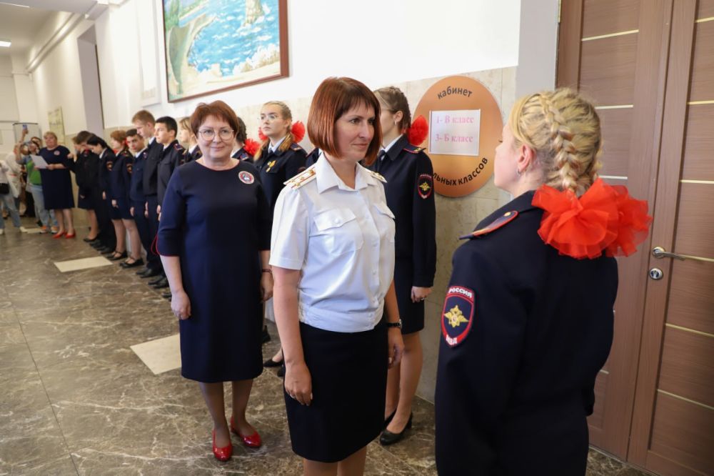 Заместитель начальника УМВД России по г. Севастополю Жанна Данилина приняла участие в церемонии приведения к Обещанию кадет органов внутренних дел Заместитель начальника УМВД России по г. Севастополю Жанна Данилина приняла участие в церемонии приведения к Обещанию кадет органов внутренних дел