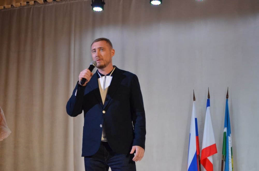 В Белогорском районном Доме культуры сегодня состоялось торжественное мероприятие, посвященное Дню работника сельского... В Белогорском районном Доме культуры сегодня состоялось торжественное мероприятие, посвященное Дню работника сельского...