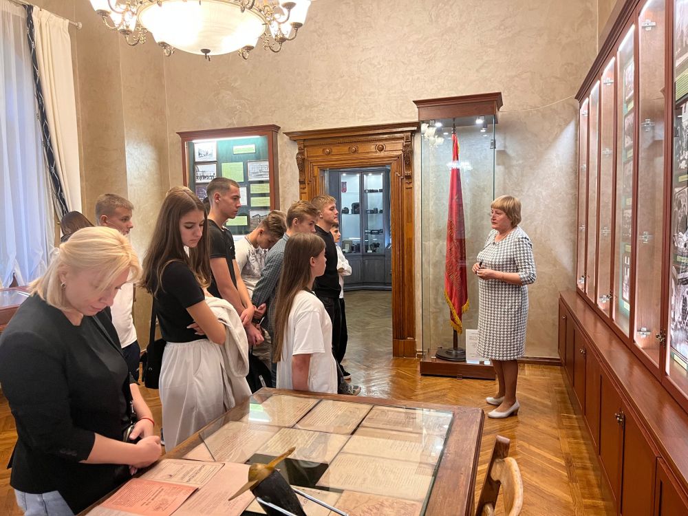 В Министерстве внутренних дел по Республике Крым состоялась экскурсия по действующей экспозиции В Министерстве внутренних дел по Республике Крым состоялась экскурсия по действующей экспозиции