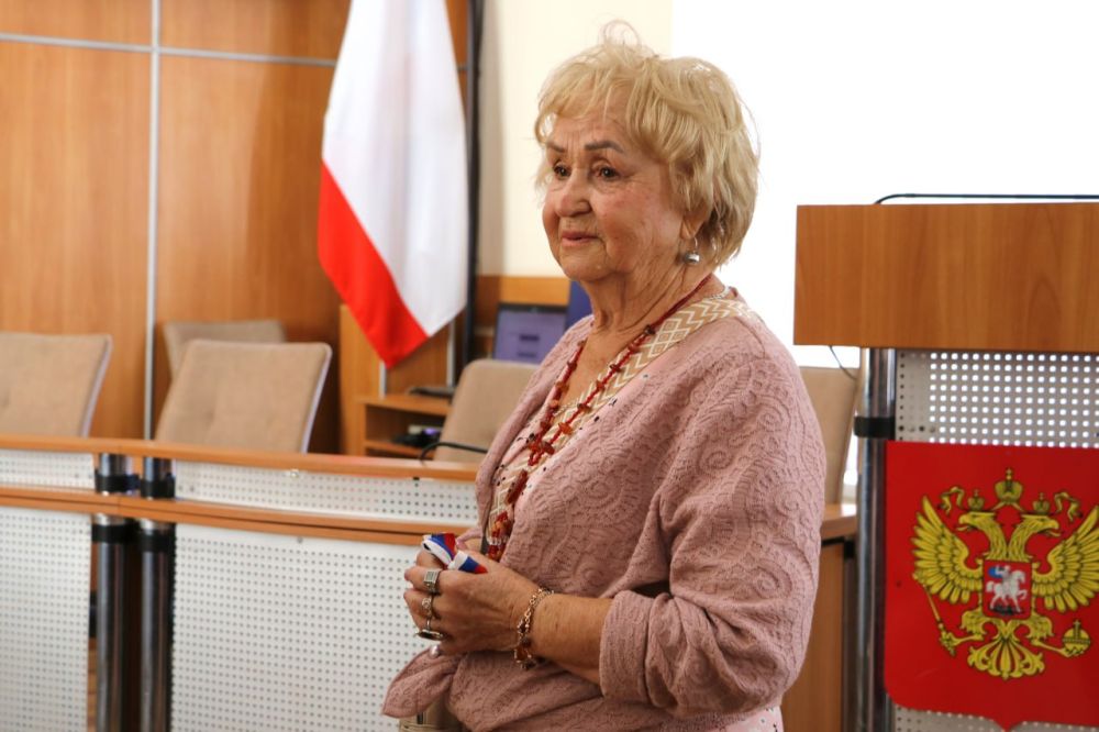Еще один житель Феодосии из числа детей-сирот получил ключи от квартиры Еще один житель Феодосии из числа детей-сирот получил ключи от квартиры