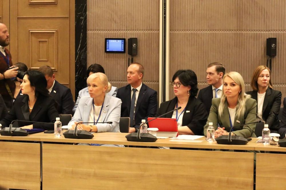 Анастасия Гридчина: Приняла участие в работе XLI Южно-российской парламентской ассоциации, крымскую делегацию возглавил Председатель Государственного Совета Республики Крым Владимир Андреевич Константинов Анастасия Гридчина: Приняла участие в работе XLI Южно-российской парламентской ассоциации, крымскую делегацию возглавил Председатель Государственного Совета Республики Крым Владимир Андреевич Константинов