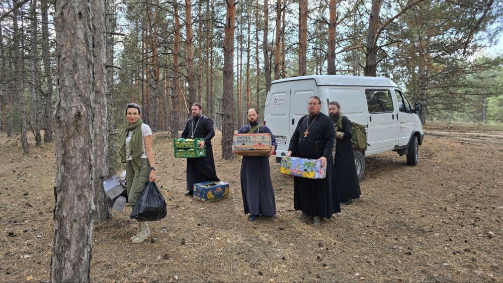 Священнослужители Крымской митрополии вернулись из очередной поездки в зону СВО — доставили гуманитарный груз в разные подразделения и в полевой госпиталь, совершили божественные литургии, молебны и панихиды, исповедали и причастили военных и медиков Священнослужители Крымской митрополии вернулись из очередной поездки в зону СВО — доставили гуманитарный груз в разные подразделения и в полевой госпиталь, совершили божественные литургии, молебны и панихиды, исповедали и причастили военных и медиков