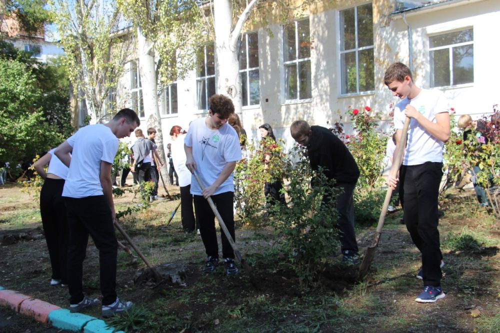 #дети_и_образование. Экологическая акция «Кто, если не мы!» прошла в школах города. По инициативе школьного самоуправления... #дети_и_образование. Экологическая акция «Кто, если не мы!» прошла в школах города. По инициативе школьного самоуправления...