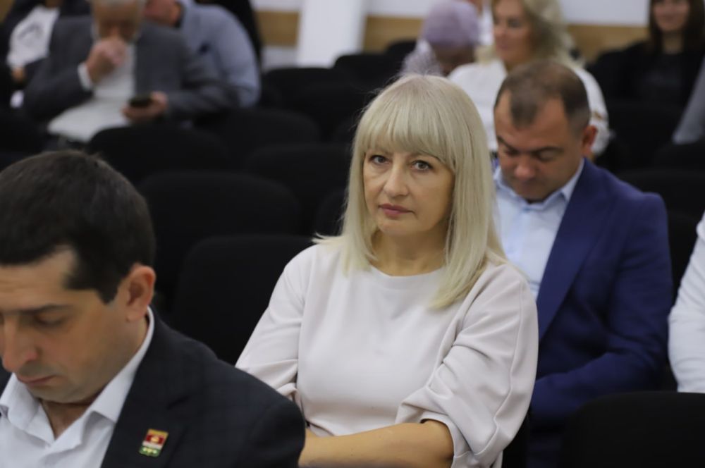 Анжелика Ястребова: На аппаратном совещании озвучены итоги работы общеобразовательных учебных учреждений в части качества образования за 2024-2025 учебный год Анжелика Ястребова: На аппаратном совещании озвучены итоги работы общеобразовательных учебных учреждений в части качества образования за 2024-2025 учебный год