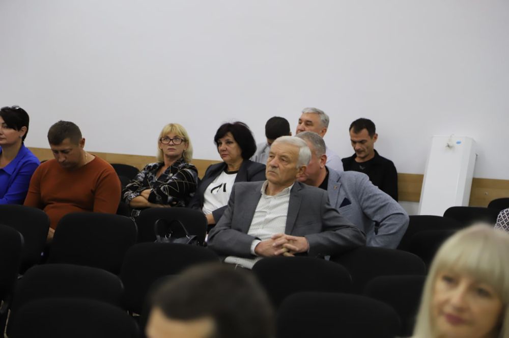 Анжелика Ястребова: На аппаратном совещании озвучены итоги работы общеобразовательных учебных учреждений в части качества образования за 2024-2025 учебный год Анжелика Ястребова: На аппаратном совещании озвучены итоги работы общеобразовательных учебных учреждений в части качества образования за 2024-2025 учебный год