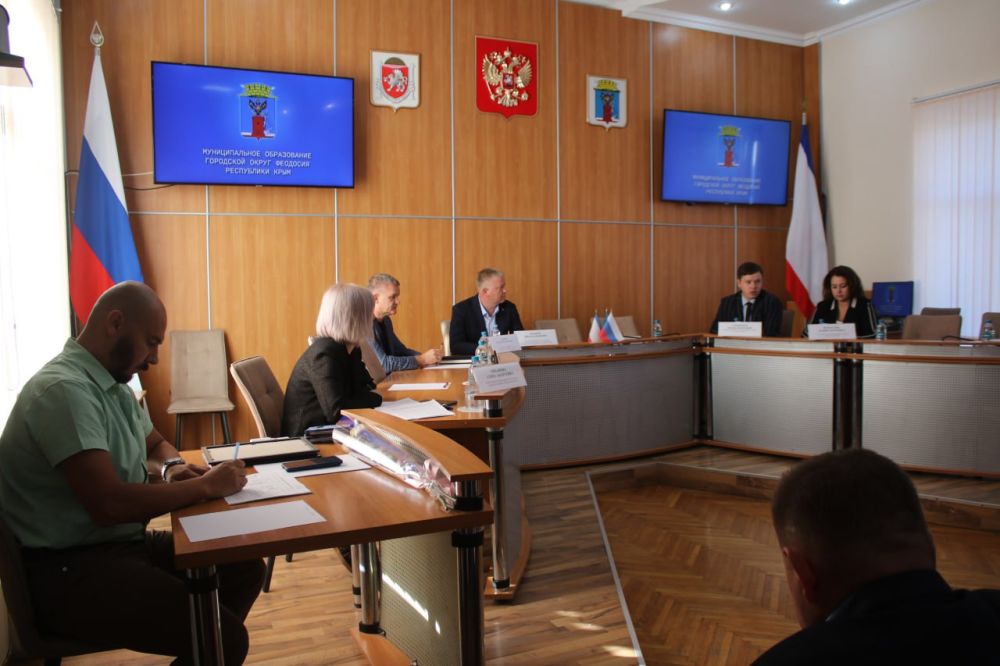 Игорь Ткаченко: Третья рабочая неделя октября началась с аппаратного совещания с руководителями отраслевых органов Администрации города Игорь Ткаченко: Третья рабочая неделя октября началась с аппаратного совещания с руководителями отраслевых органов Администрации города