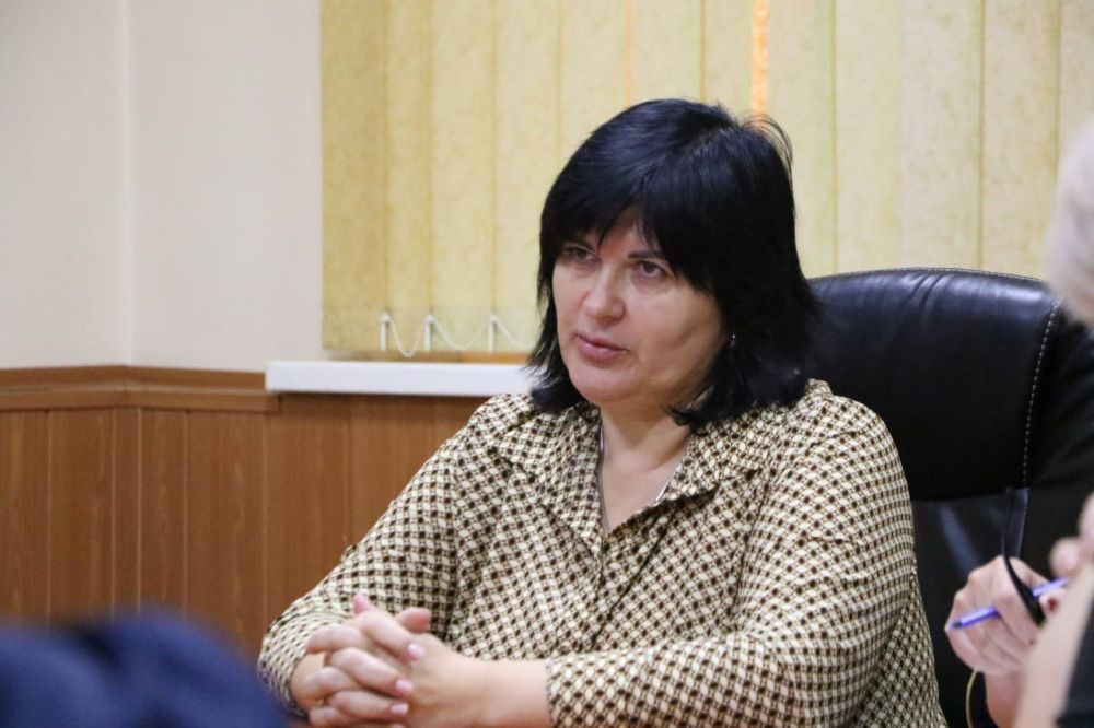 Ольга Урайкина: Совместно с главой администрации Бахчисарайского района Анжеликой Ястребовой в малом зале администрации района провели аппаратное совещание с главами поселений Ольга Урайкина: Совместно с главой администрации Бахчисарайского района Анжеликой Ястребовой в малом зале администрации района провели аппаратное совещание с главами поселений