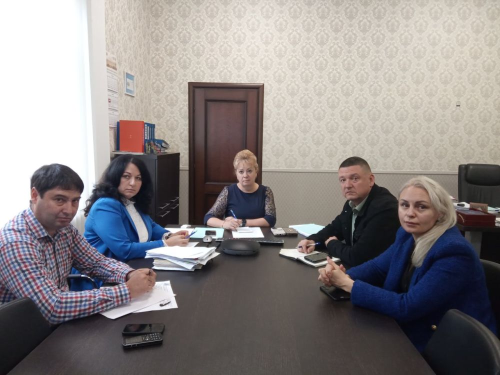 Первый заместитель министра ЖКХ Оксана Механичева совместно с заместителем Председателя Совета министров РК Светланой... Первый заместитель министра ЖКХ Оксана Механичева совместно с заместителем Председателя Совета министров РК Светланой...