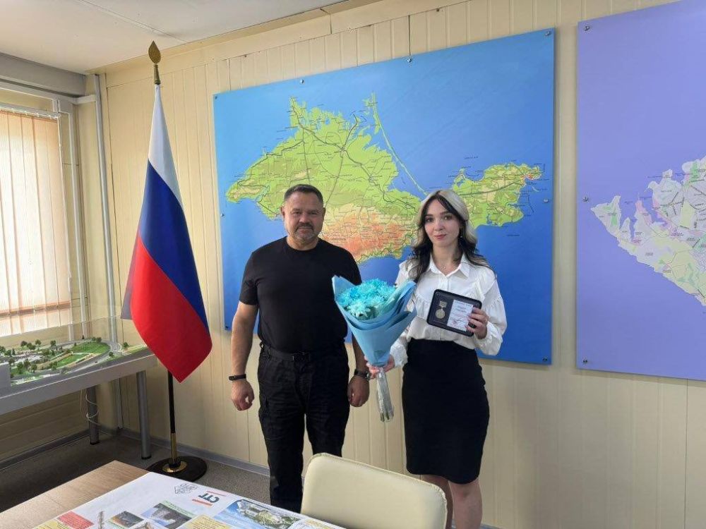 Заместитель руководителя Казначейства России Александр Демидов посетил объекты строительства театрально-образовательного и музейного комплексов, находящиеся на расширенном казначейском сопровождении, в городе-герое Севастополе Заместитель руководителя Казначейства России Александр Демидов посетил объекты строительства театрально-образовательного и музейного комплексов, находящиеся на расширенном казначейском сопровождении, в городе-герое Севастополе