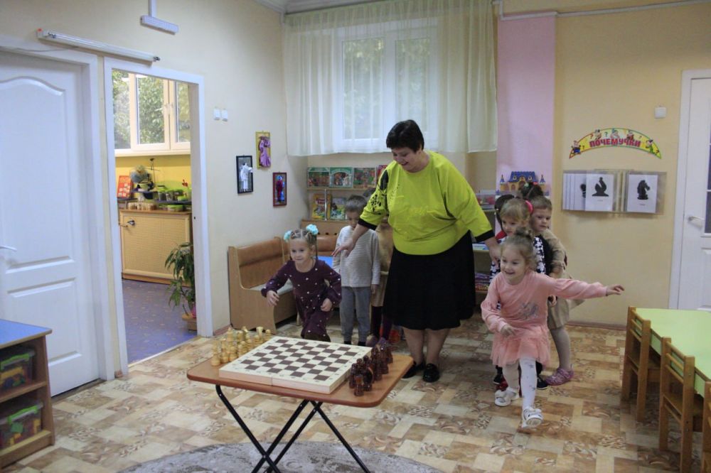 В крымской столице реализуется проект «Шахматы в детском саду» В крымской столице реализуется проект «Шахматы в детском саду»
