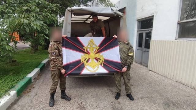 Встреча с защитниками. Железнодорожники всегда и с большим энтузиазмом помогают участникам СВО, а ребята, в свою, очередь, всегда откликаются благодарностью и даже в такие редкие дни отдыха находят время, чтобы лично встретиться со своими благодетелями Встреча с защитниками. Железнодорожники всегда и с большим энтузиазмом помогают участникам СВО, а ребята, в свою, очередь, всегда откликаются благодарностью и даже в такие редкие дни отдыха находят время, чтобы лично встретиться со своими благодетелями