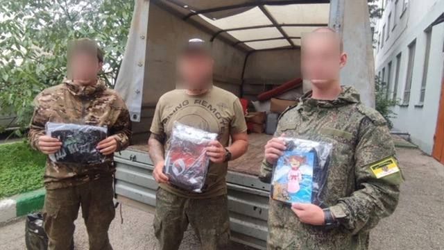 Встреча с защитниками. Железнодорожники всегда и с большим энтузиазмом помогают участникам СВО, а ребята, в свою, очередь, всегда откликаются благодарностью и даже в такие редкие дни отдыха находят время, чтобы лично встретиться со своими благодетелями Встреча с защитниками. Железнодорожники всегда и с большим энтузиазмом помогают участникам СВО, а ребята, в свою, очередь, всегда откликаются благодарностью и даже в такие редкие дни отдыха находят время, чтобы лично встретиться со своими благодетелями
