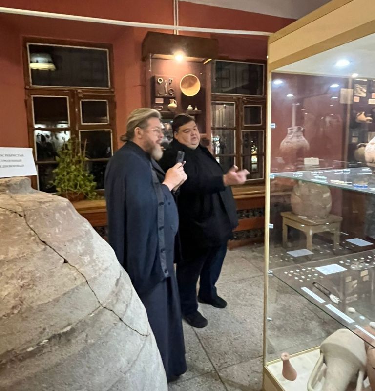Феодосию посетил Митрополит Симферопольский и Крымский Тихон Феодосию посетил Митрополит Симферопольский и Крымский Тихон